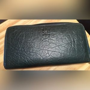 Will Leather Goods Large Zip-around Leather Wallet.  New without Tags